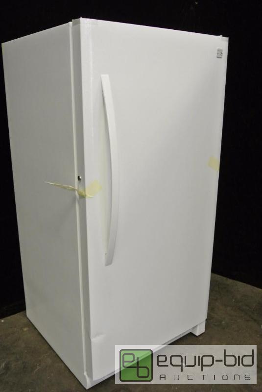 lot 1018 image: Frigidaire white freezer