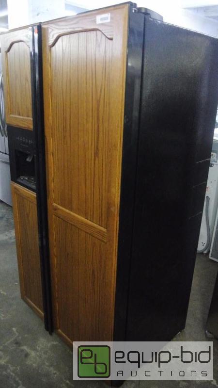 lot 3083 image: Frigidarie Side by Side Residential Refrigerator