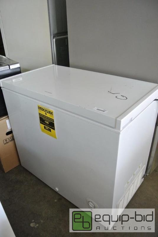 lot 3247 image: Frigidaire Chest Freezer
