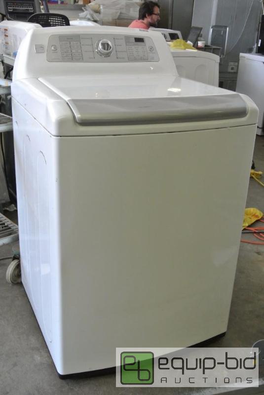 lot 3257 image: Kenmore Elite Washing Machine
