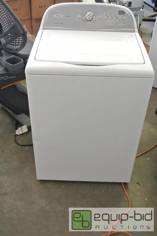 lot 3260 image: Whirlpool Cabrio Top Loading Washing Machine