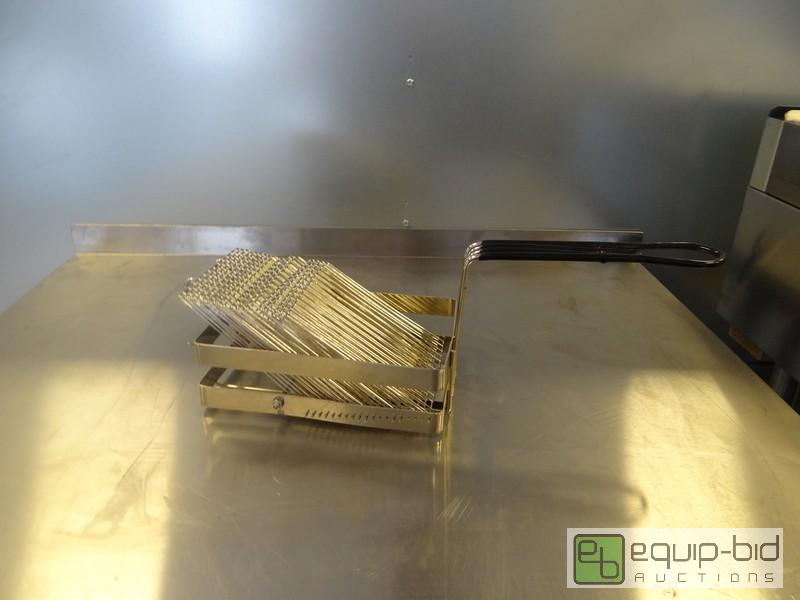 lot 1646 image: New Tostada Fryer Basket