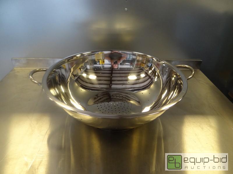 lot 1661 image: (1) New Stainless Steel 13 Qt Colander
