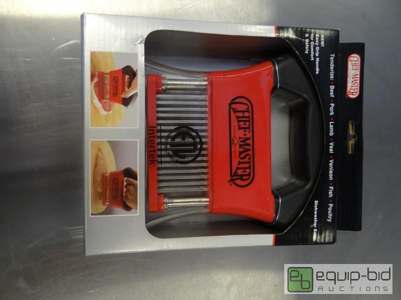 lot 1674 image: New Chef Master Meat Tenderizer