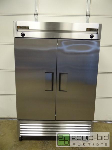 lot 704 image: True 2 Door CoolerFreezer Combo