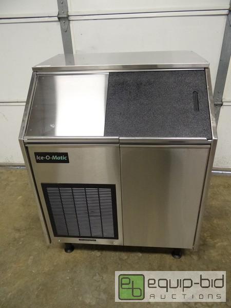 lot 707 image: Ice O Matic 400lb Flake Ice Machine