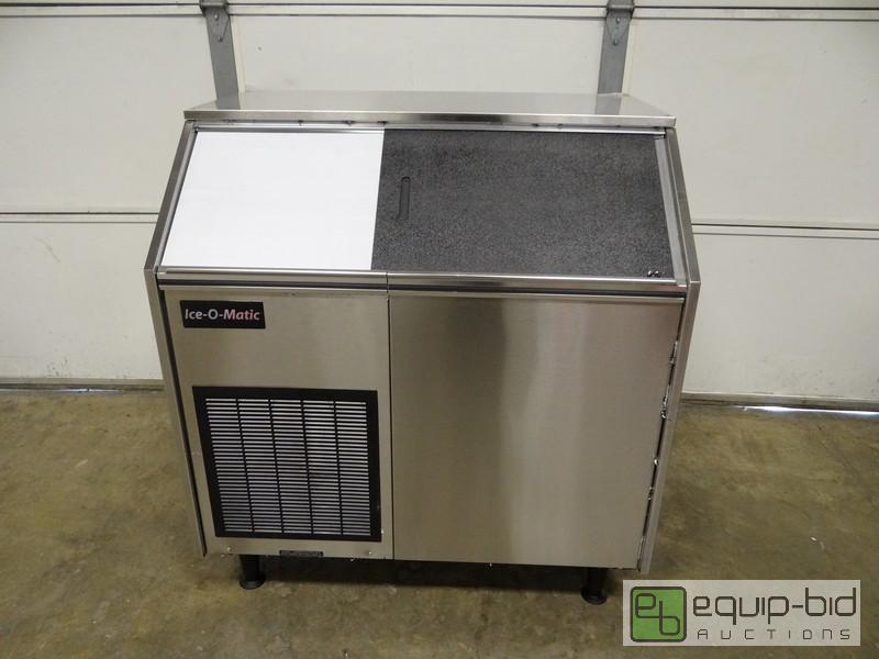 lot 708 image: Ice O Matic 470lb Flake Ice Machine