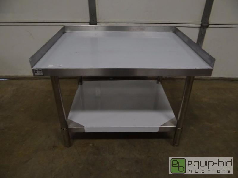 lot 799 image: New Stainless Steel 24x30 Equipment Stand