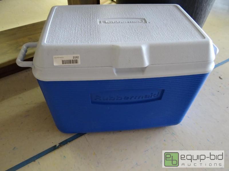 lot 2152 image: Cooler with handles and 2 trash cans....