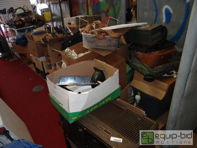 lot 2225 image: HUGE lot of home decor, collectibles. kitchen...