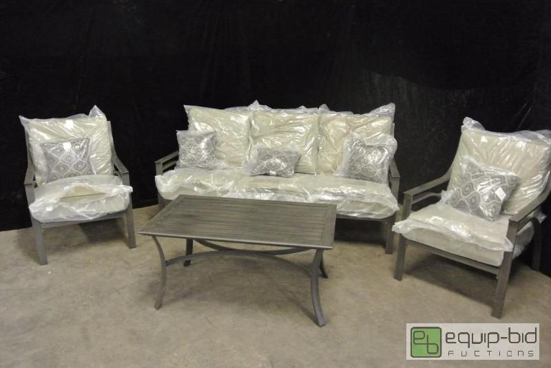 lot 763 image: La Z Boy Kater 4pc Outdoor Seating Set