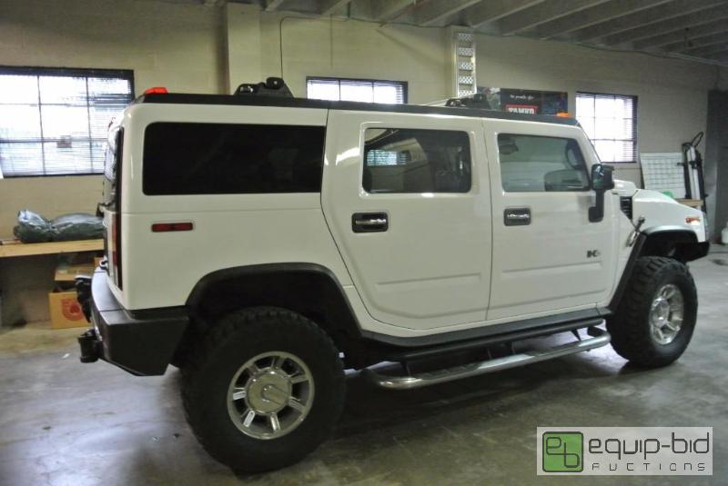 lot 1 image: Customized 2007 H2 Hummer with Awesome Upgrades