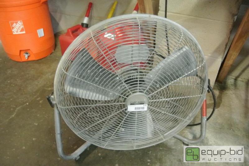 lot 574 image: Chicago 18in Floor Fan