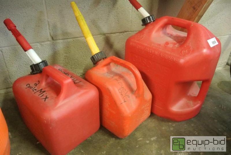 lot 575 image: 3 Gas Cans