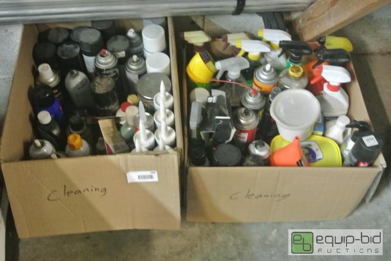 lot 598 image: Large Lot of Cleaning Supplies
