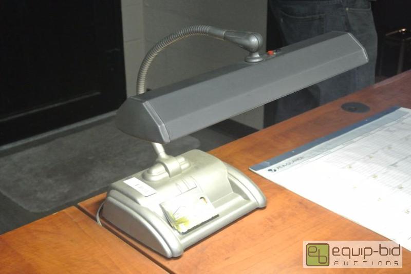 lot 693 image: Very Cool Fluorescent Desk Lamp