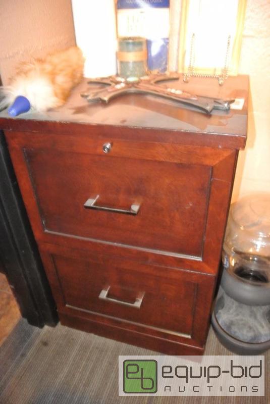 lot 711 image: Wood 2 Drawer Filing Cabinet