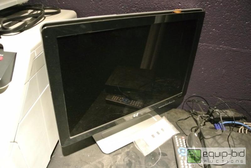 lot 712 image: Hewlett Packard 20 Computer Monitor