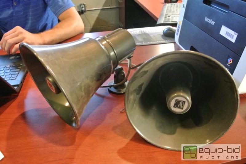 lot 713 image: 2 Vintage Looking TOA Horn Speakers