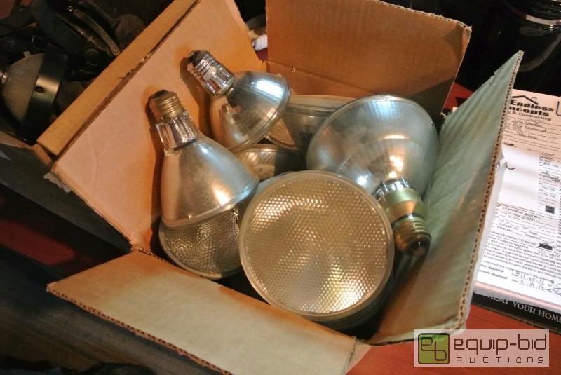 lot 717 image: Box of Light bulbs