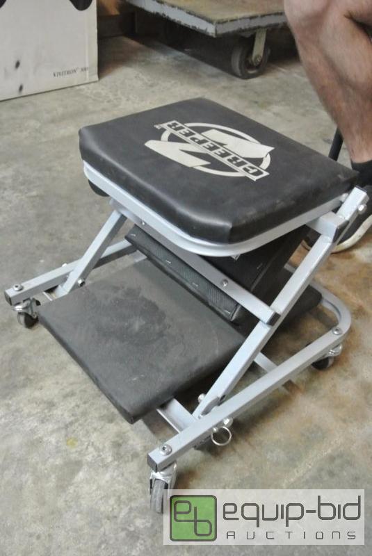 lot 740 image: Creeper Rolling BenchSeat