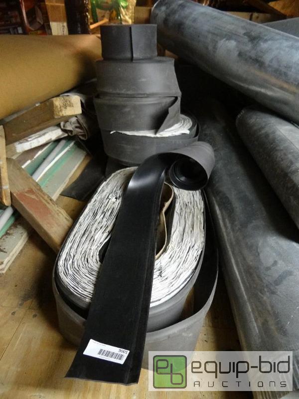 lot 9001 image: Lot of Rubber Base Trim