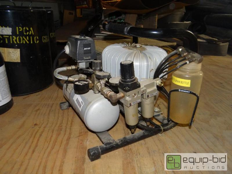 lot 9002 image: JUN-AIR Air Compressor