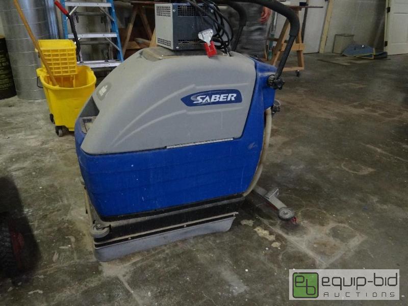 lot 9014 image: Saber Floor Cleaner with Charger