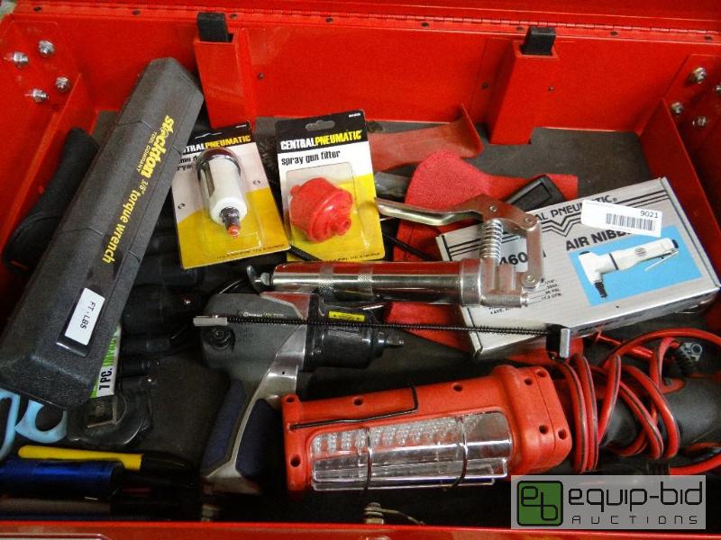 lot 9021 image: Lot of Misc Tools