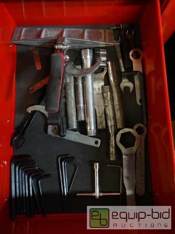 lot 9023 image: Lot of Misc Tools