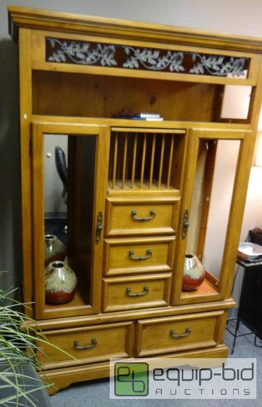 lot 9029 image: Solid Wood Hutch Cabinet