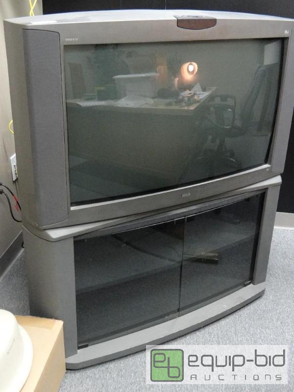 lot 9032 image: RCA 38in HDTV