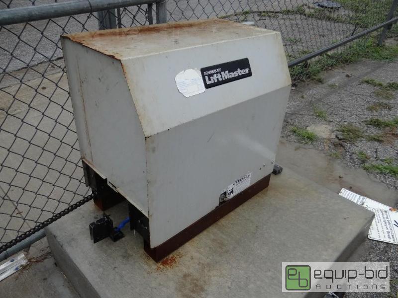 lot 9034 image: Chamberlain Liftmaster Gate Openner