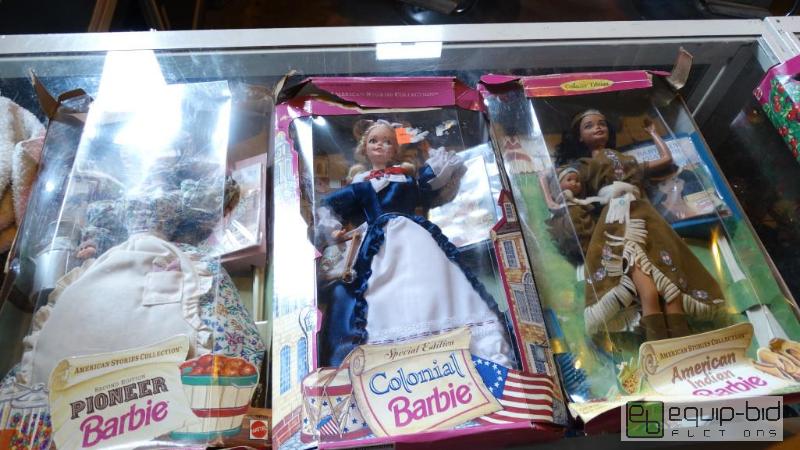 lot 529 image: Set Of 3 90s barbies Sealed Packages