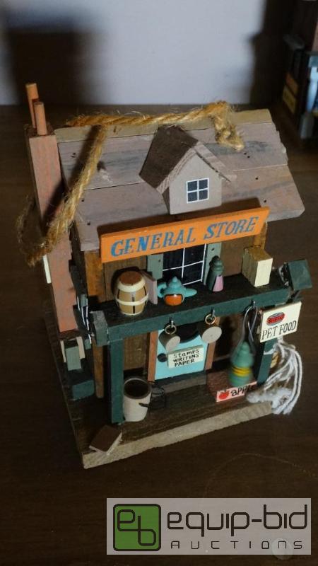 lot 559 image: Collectors Hand Made Bird House