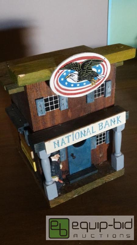 lot 561 image: Collectors Hand Made Bird House