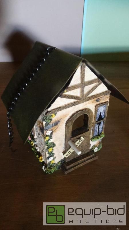lot 563 image: Collectors Hand Made Bird House