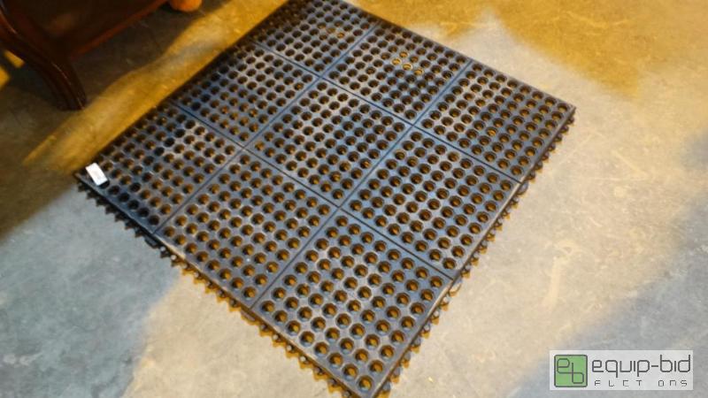 lot 598 image: Fatigue Rubber Floor Mat