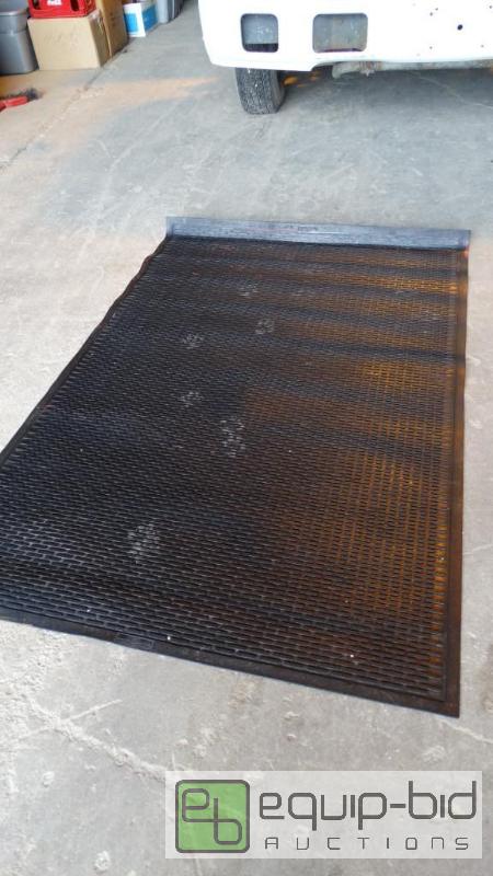lot 601 image: Rubber Floor Mat