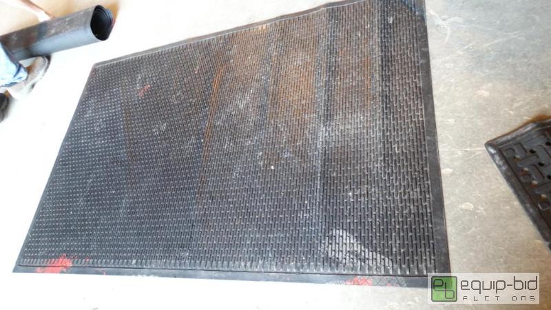 lot 602 image: Rubber Floor Mat