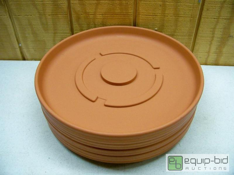 lot 1108 image: 10 New 16 Rolled Tim Trays