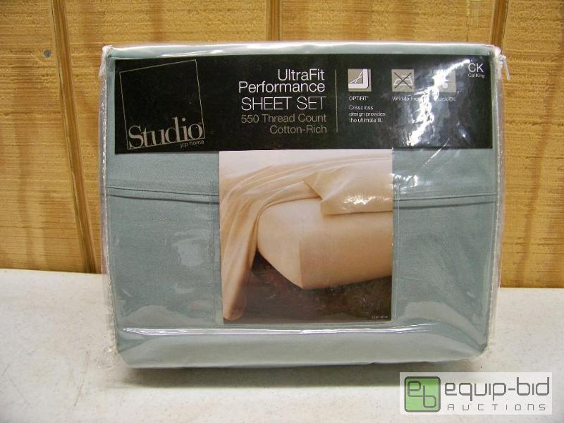 lot 1154 image: JC Penney Home Studio California King Sheet Set