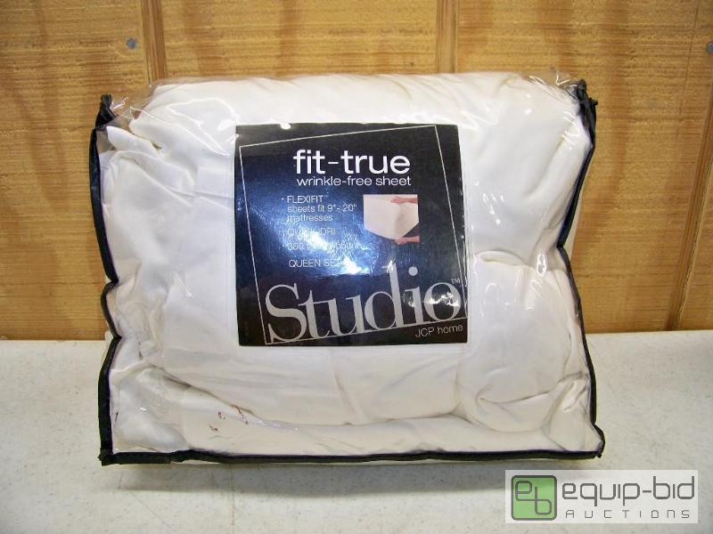lot 1169 image: JC Penney Studio Fit-True Sheet Set Queen