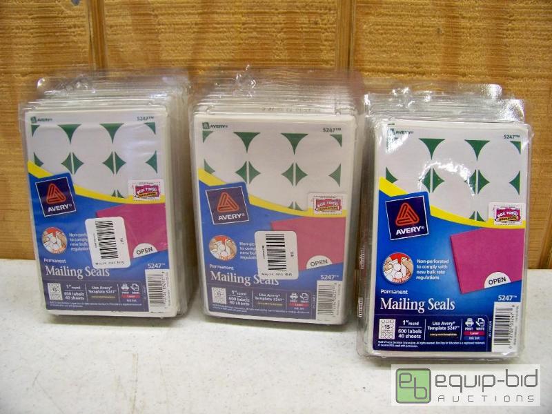 lot 1268 image: 18 Packages Avery 5247 Mailing Seals