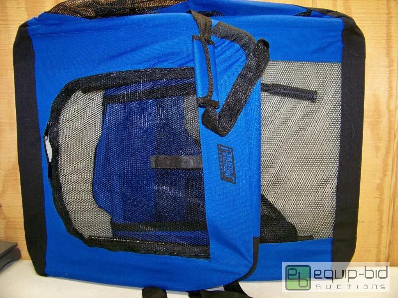 lot 1303 image: PetComer Royal Blue Pet Soft Crate