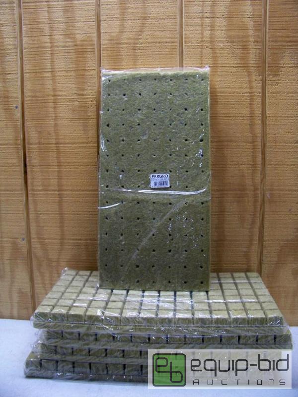 lot 1335 image: Lot of 5 Pargro Quick Drain Seed Starts