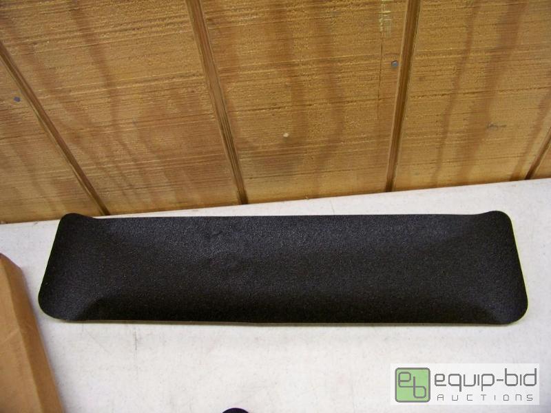 lot 1365 image: Case of 45 3M Safety Walk Stair Treads