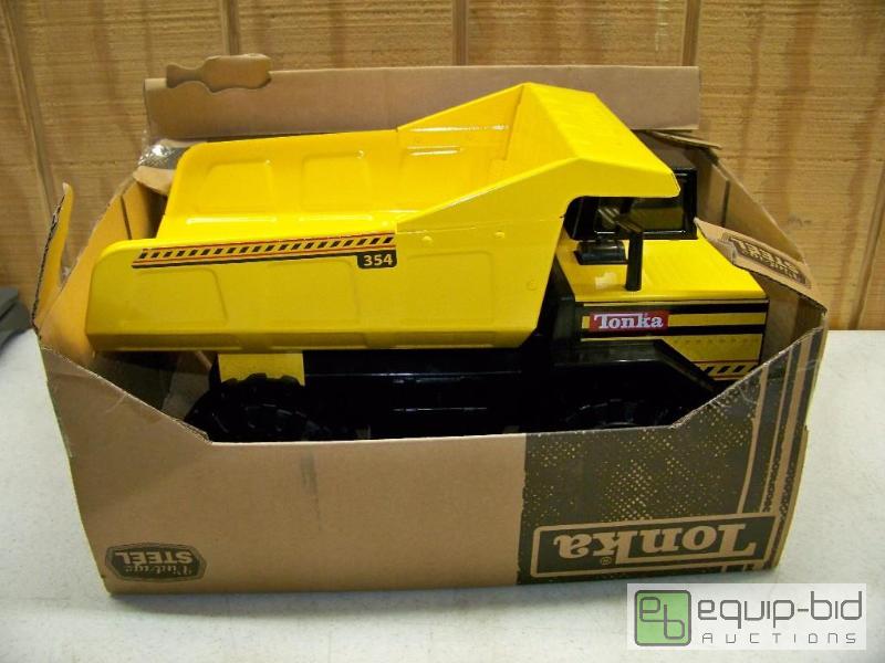 lot 1442 image: Tonka Classics Dump Truck Vintage Steel Design