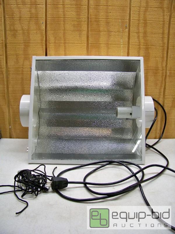 lot 1446 image: Grow Light