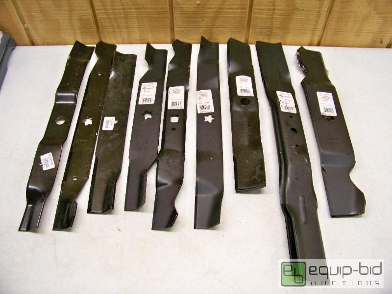 lot 1476 image: Lawnmower Blades